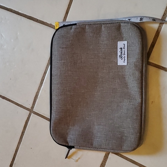 Brisk Empty Your Mind Tablet Case Gray Black - Picture 7 of 7